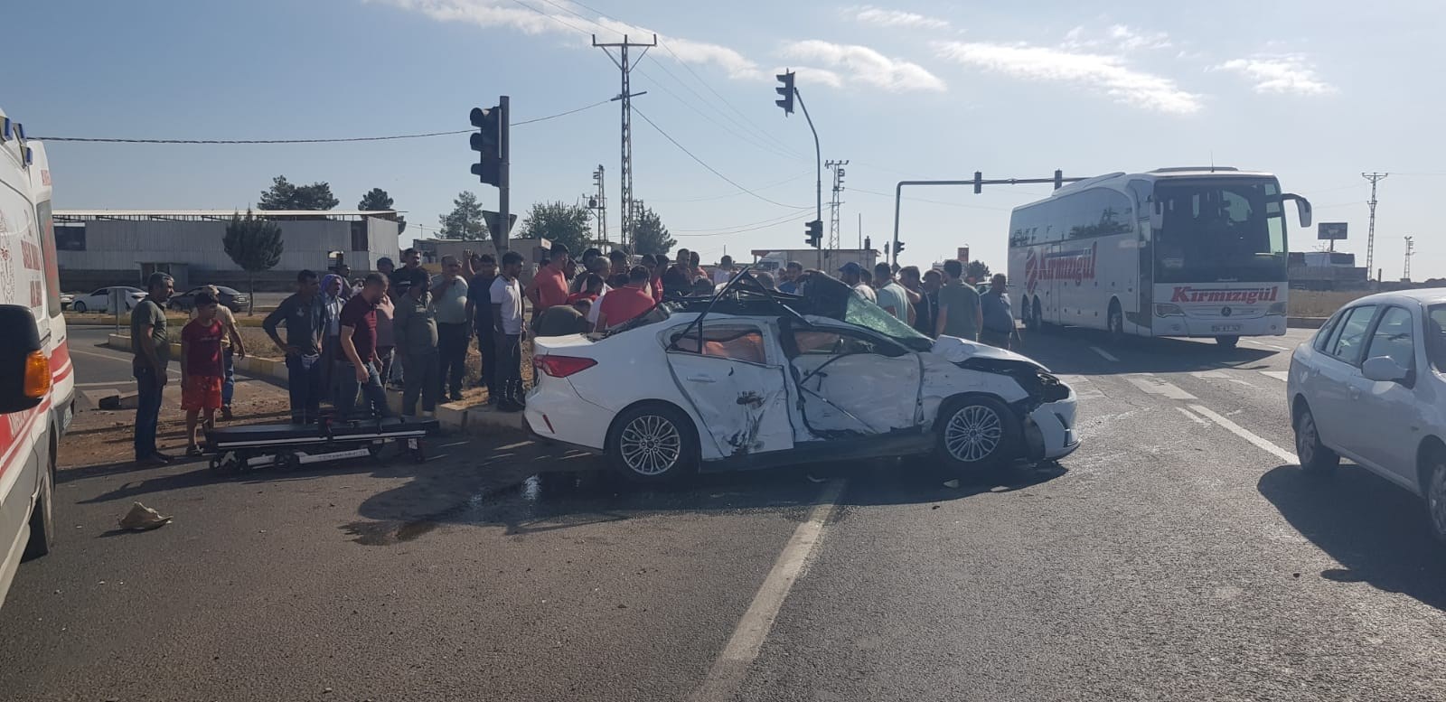 TIR ile çarpışan otomobilin sürücüsü öldü