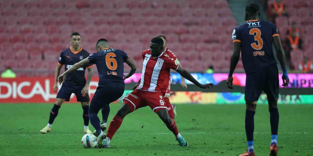 Samsunspor evinde Başakşehir'i yendi