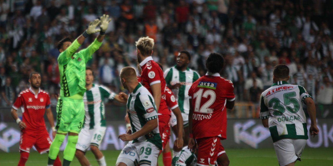 Konyaspor-Sivasspor, Uygun'dan kaleci övgüleri!