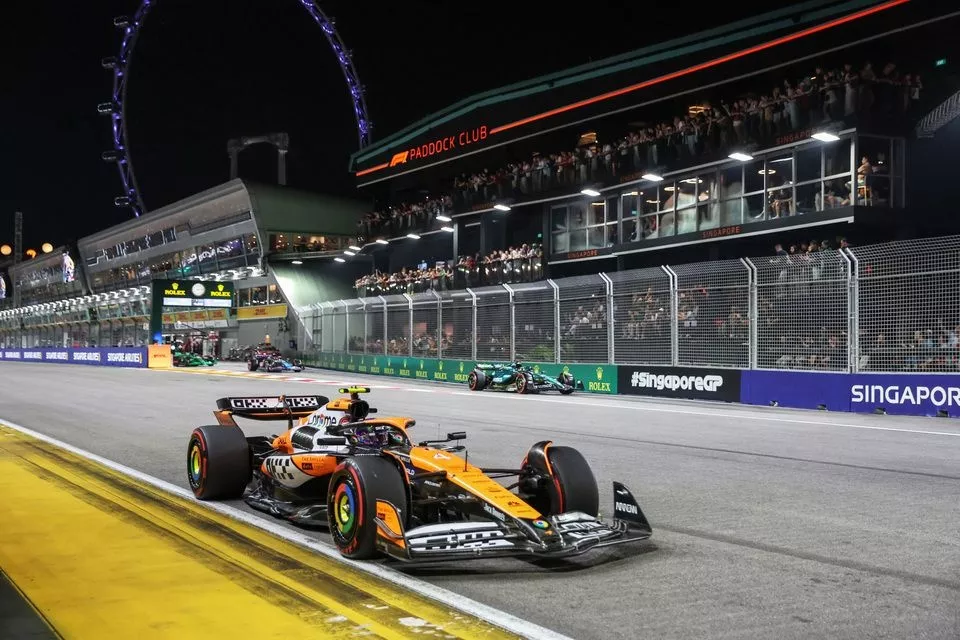 Lando Norris Singapur'da rahat kazandı