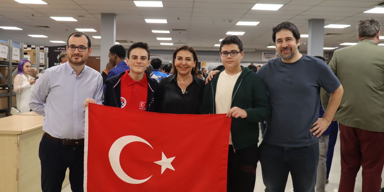 Dünya Satranç Olimpiyatları'na Türk gençleri damga vurdu