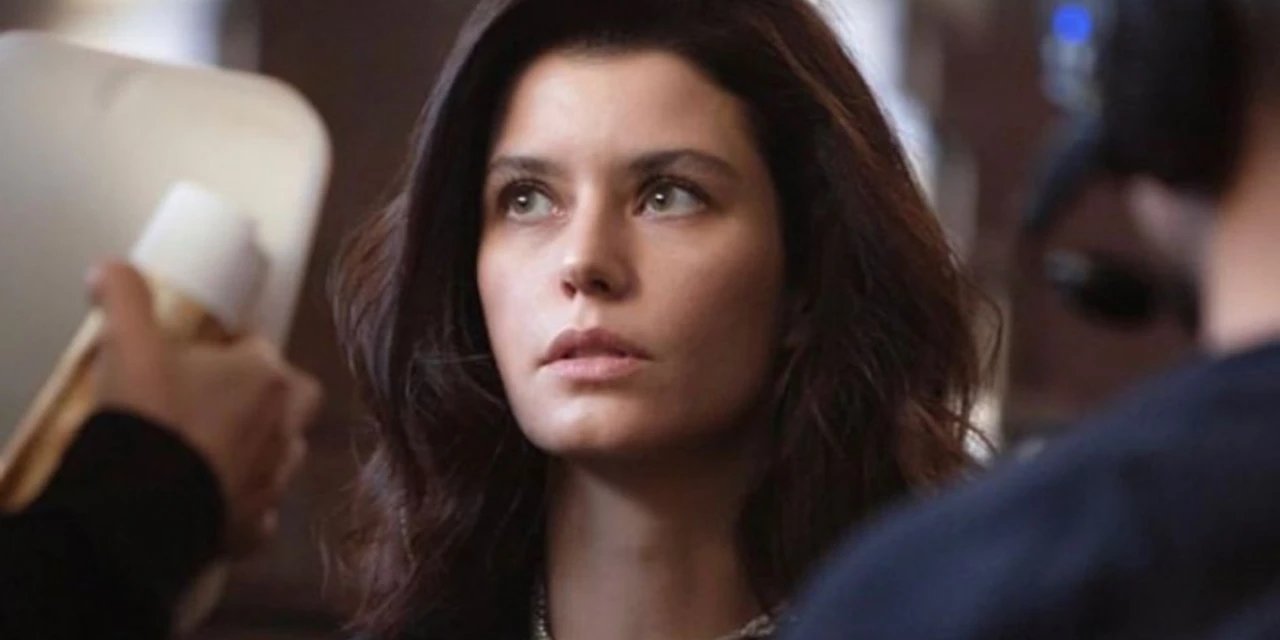 Beren Saat'in başrolde olduğu "Gizli Dolap" filmi sete çıktı