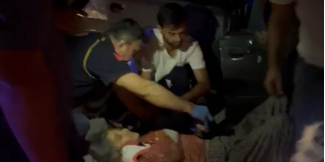 Mersin'de otomobil önce yayaya ardından TIR'a çarptı; 2 ölü, 1 yaralı