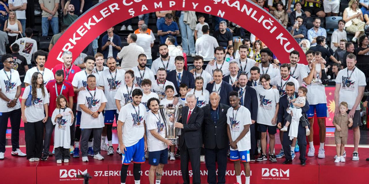 Cumhurbaşkanı Erdoğan'dan Anadolu Efes'e tebrik