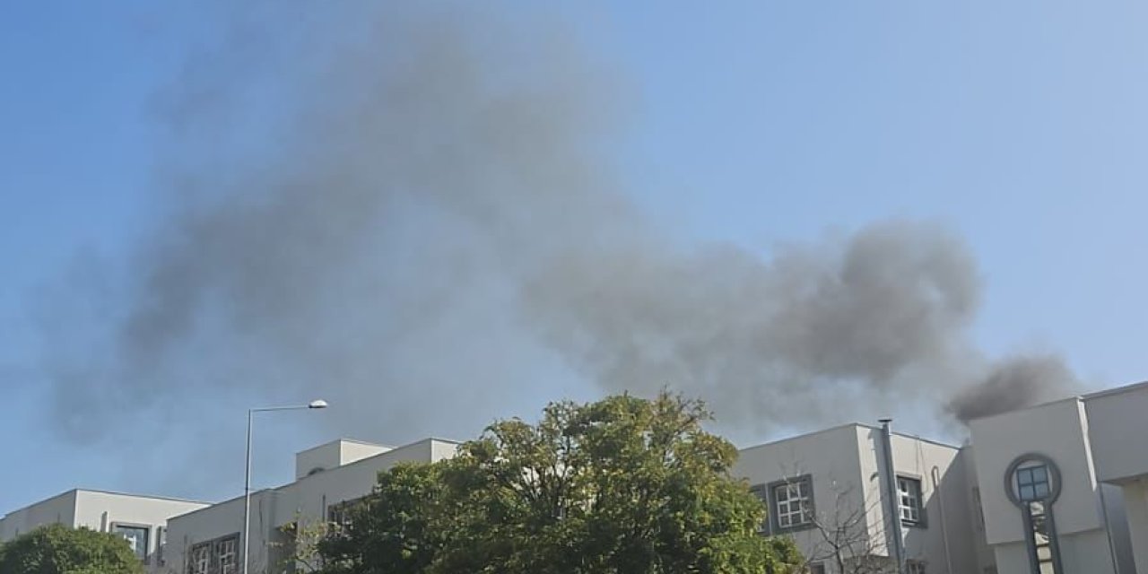 Dokuz Eylül Üniversitesi Fen Edebiyat Fakültesinde yangın