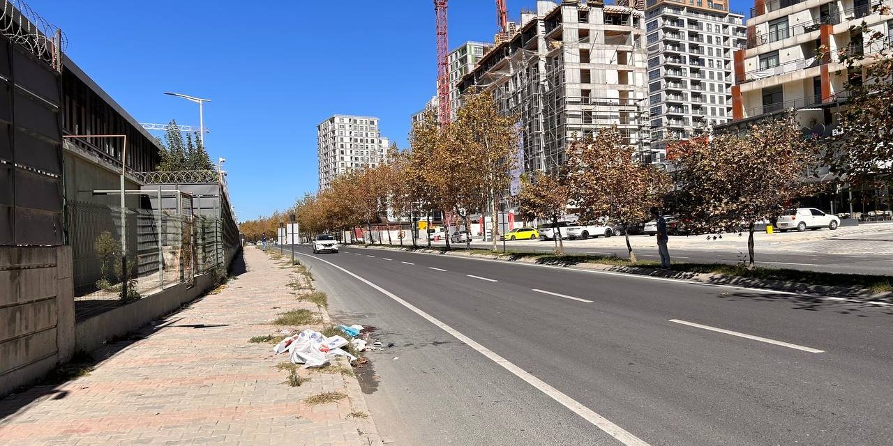 Yayaya çarpan motokurye hayatını kaybetti