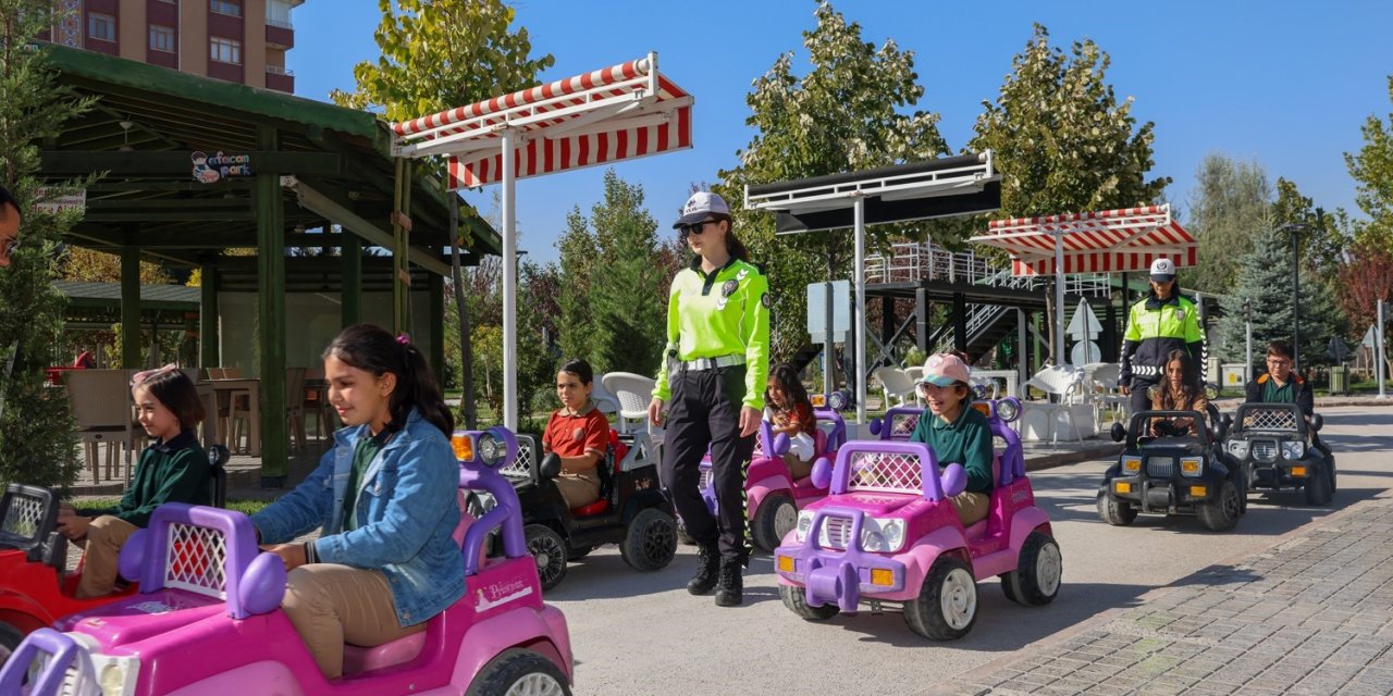 Konya'daki çocuklara trafik bilinci aşılanıyor