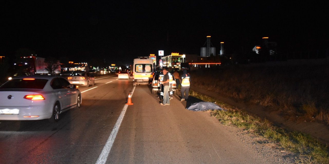 Kırıkkale'de emniyet şeridinde yürüyen kişi, otomobilin çarpmasıyla öldü