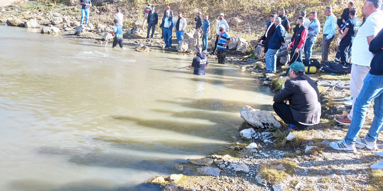 Baba ile oğlu girdikleri kaplıca sularında boğuldu