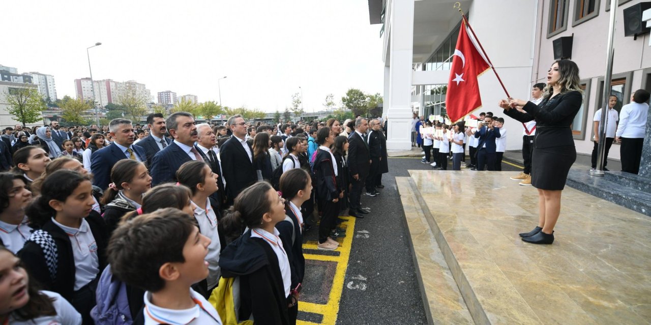 MEB'den okulların başlama bitiş saatlerine ilişkin yeni genelge