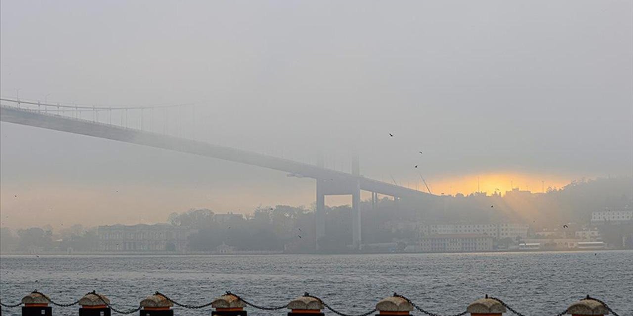 İstanbul Boğazı'nda sis nedeniyle gemi geçişleri çift yönlü askıya alındı