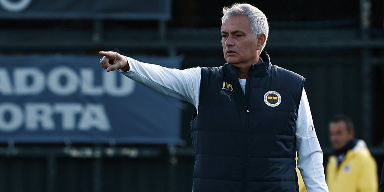 Fenerbahçe Teknik Direktörü Mourinho: "Türkiye liginde değişmesi gereken şeyler var"