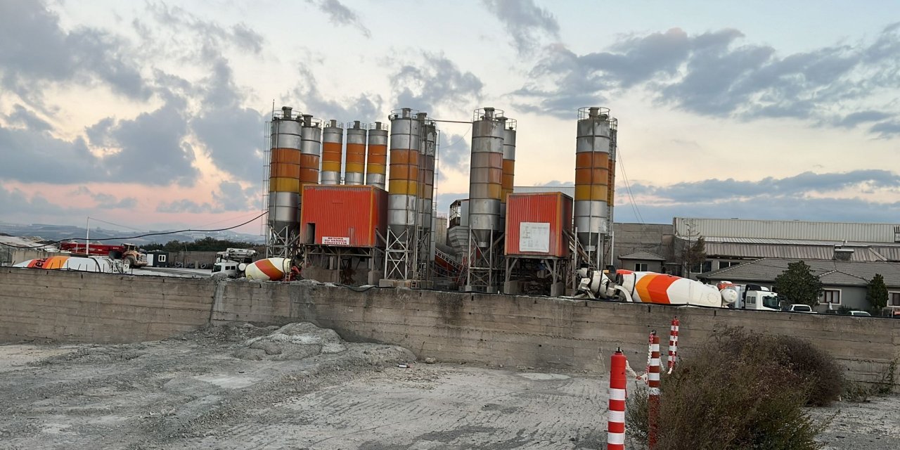 Beton karışımı makinesine düşen 19 yaşındaki işçi öldü