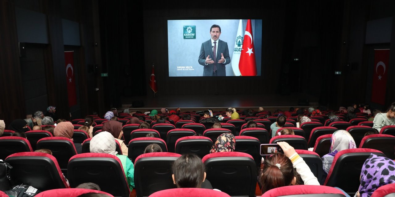 Konya'da binlerce çocuk, aileleriyle sinema keyfi yaşadı