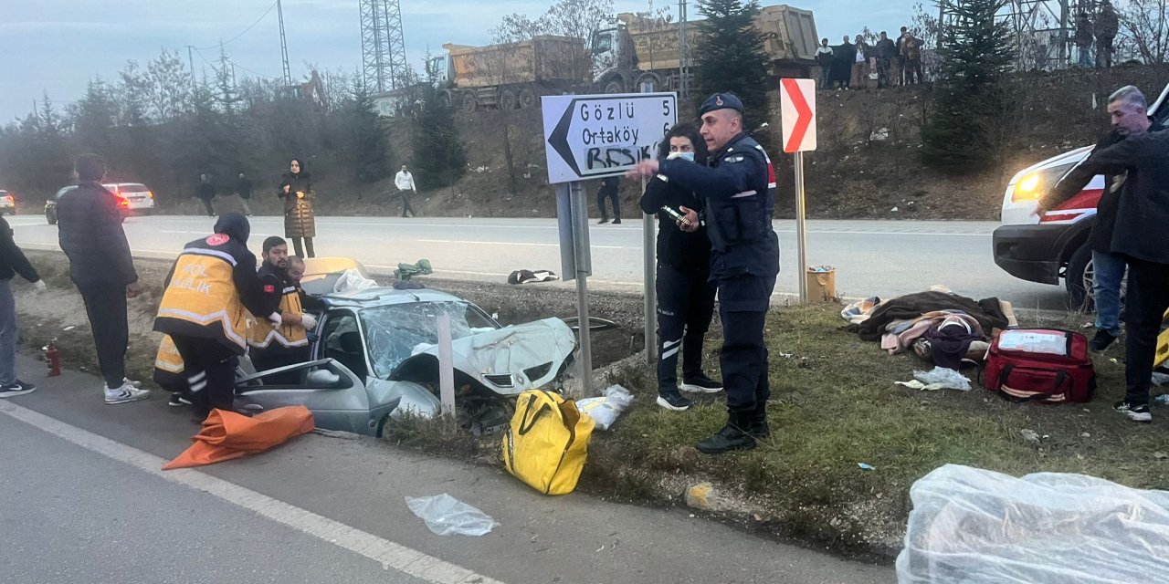 Otomobil beton bariyerlere çarptı: 1 ölü, 3 yaralı