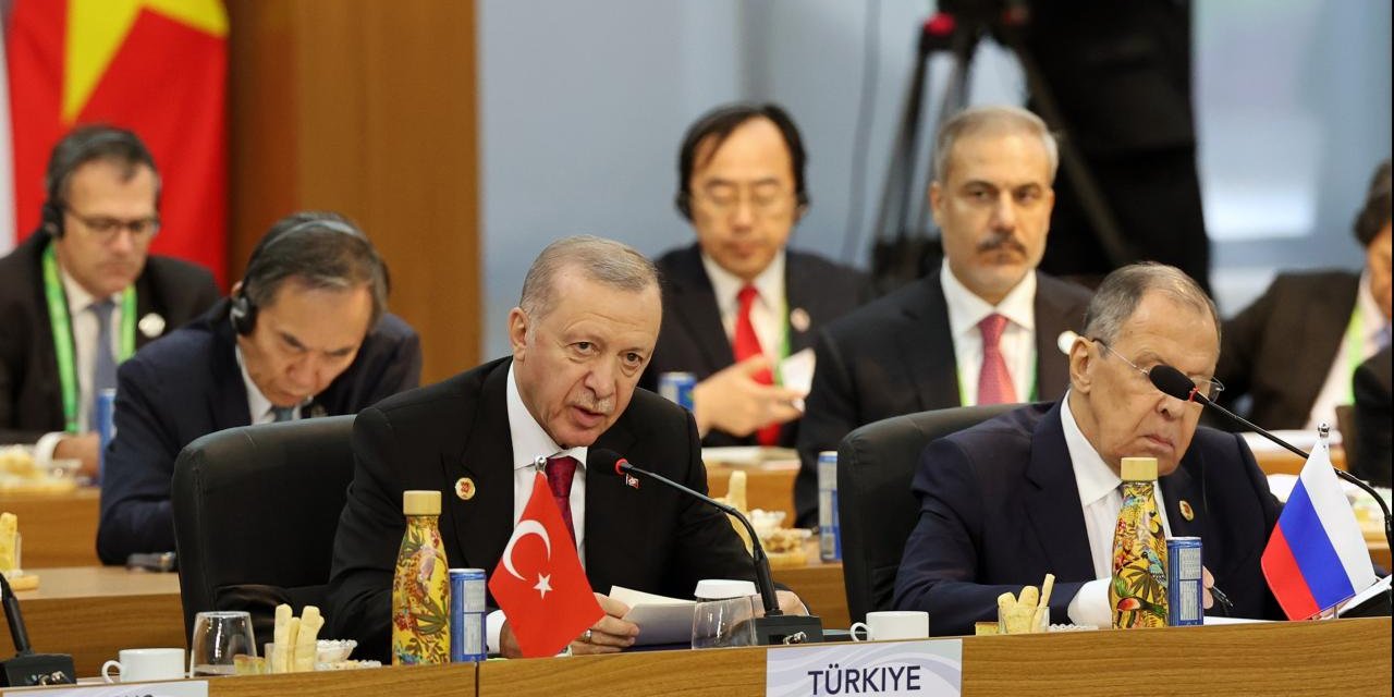 Cumhurbaşkanı Erdoğan, G20 Zirvesi'nin ilk oturumuna katıldı