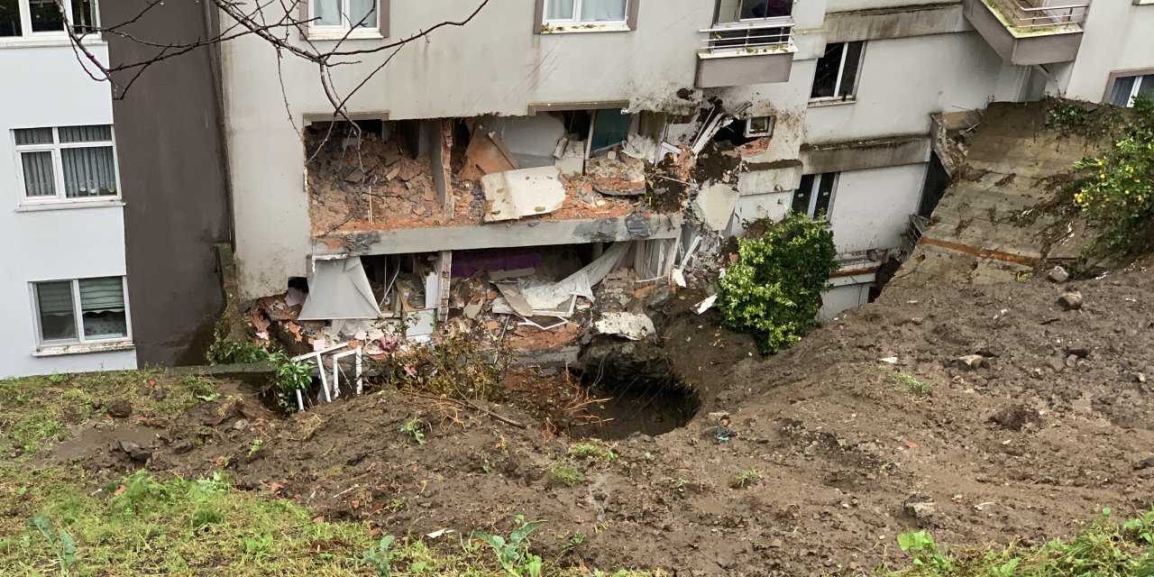 Rize'de heyelanın vurduğu evlere 60 ton toprak girmiş