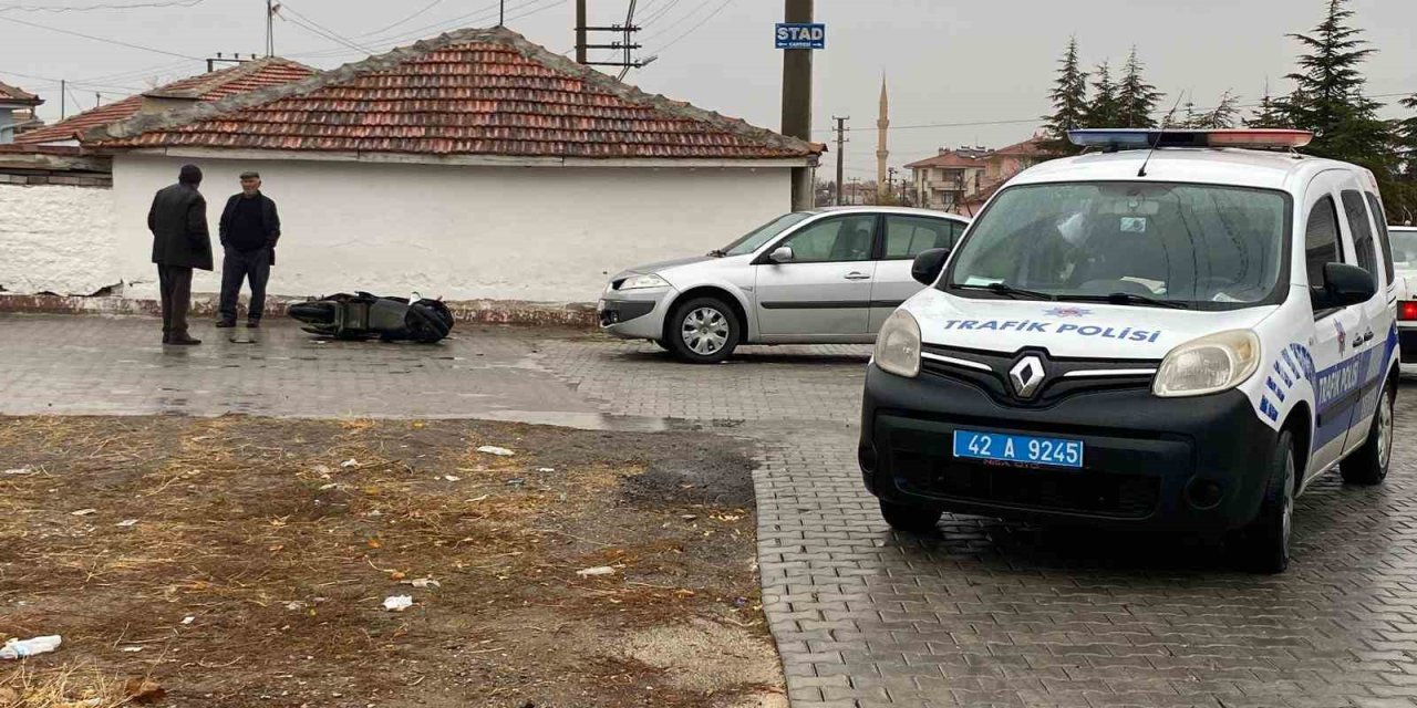 Konya’da otomobil elektrikli bisiklet ile çarpıştı, sürücü yaralandı