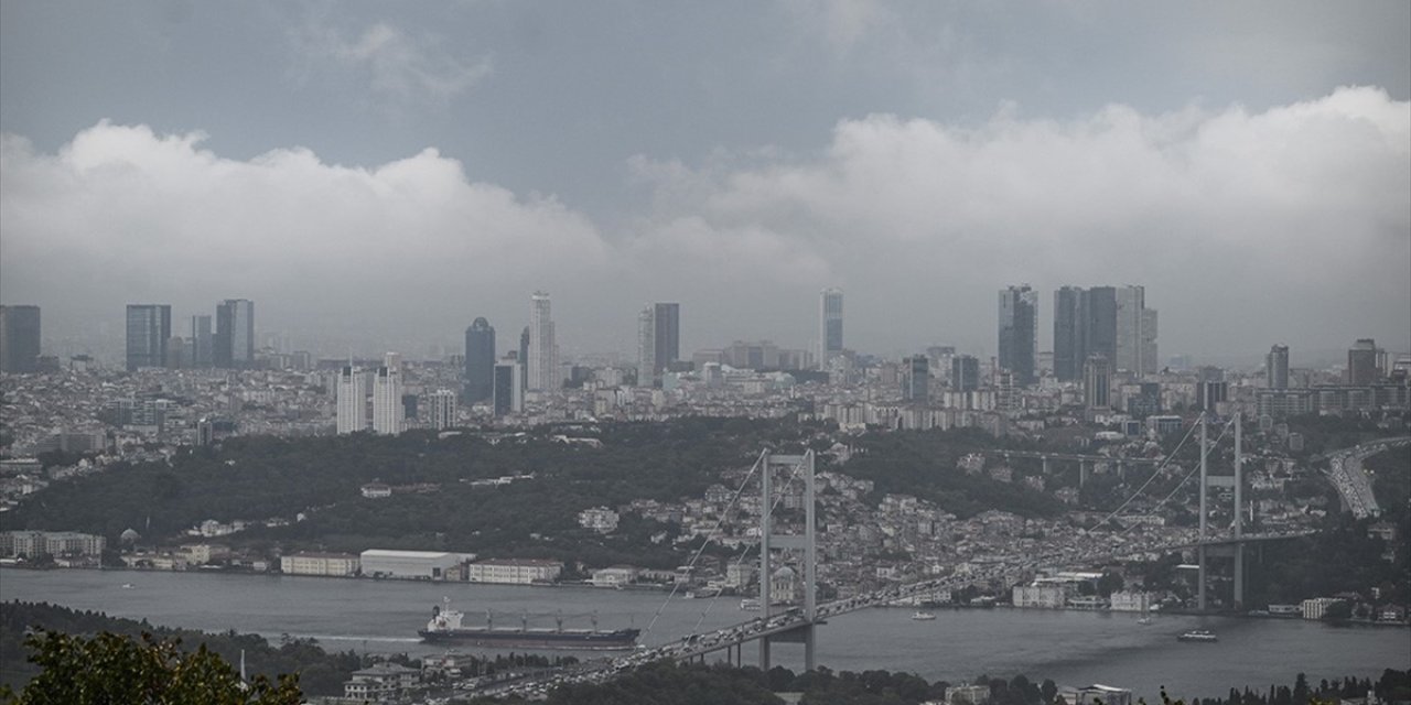 İstanbul'da sağanak ve rüzgar etkili oluyor