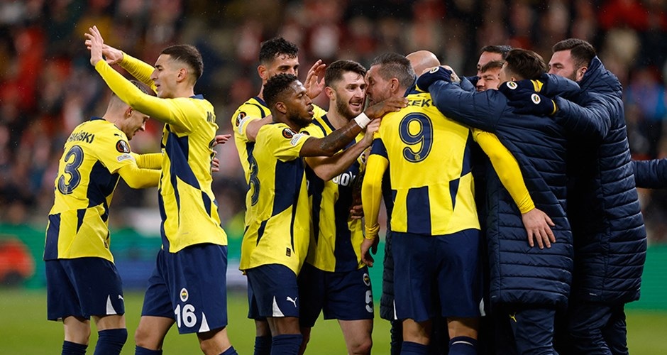 Fenerbahçe, Prag'da 3 puanı kaptı