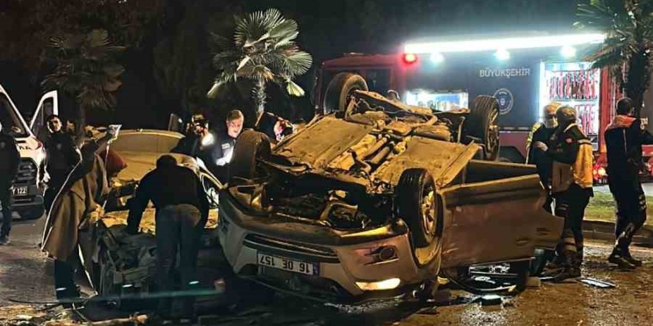 Bursa'da katliam gibi kaza... İki araç kafa kafaya çarpıştı: 1 ölü, 3 ağır yaralı