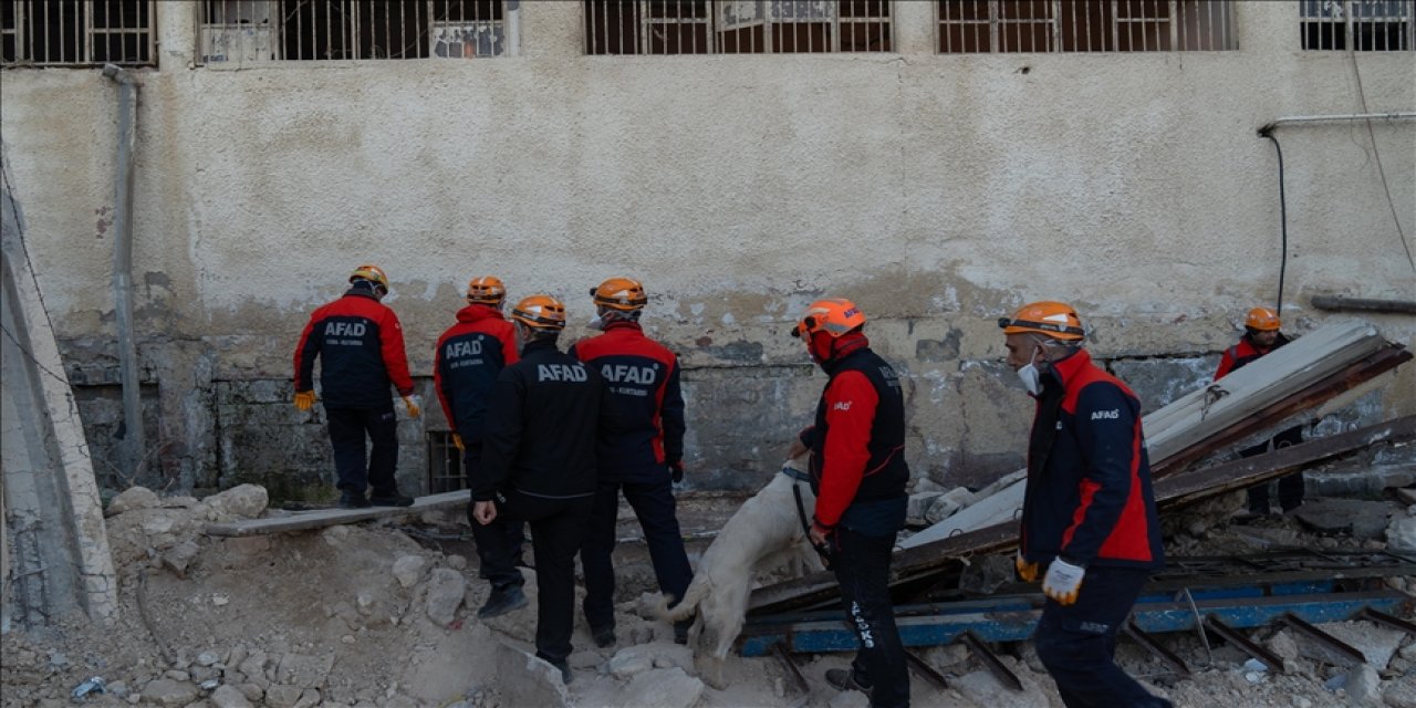 AFAD ekipleri, Sednaya Hapishanesi'nde arama kurtarma çalışmalarına başladı