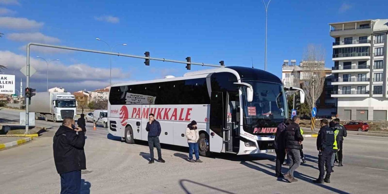 Afyonkarahisar'da otobüsün çarptığı yaya 5 günlük yaşam mücadelesini kaybetti