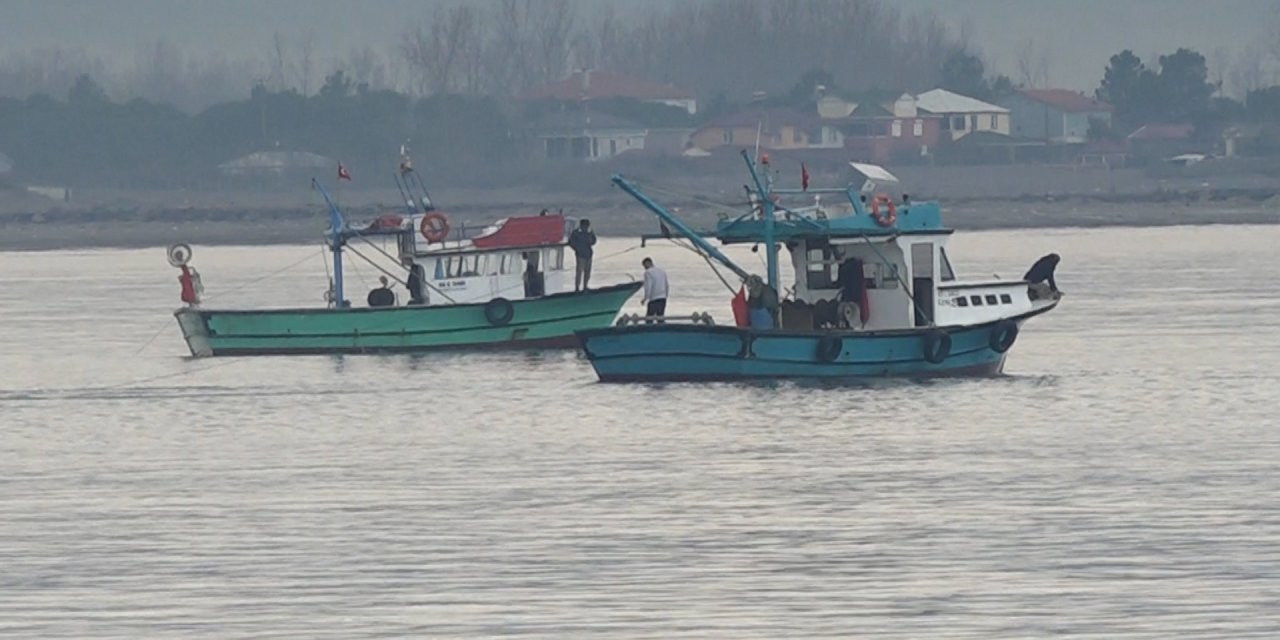 Samsun'da denizde kaybolan 2 balıkçıdan 1'inin cansız bedeni bulundu