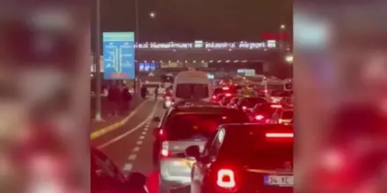 İstanbul Havalimanı’nda şüpheli valiz alarmı! Bomba imha ekipleri geldi