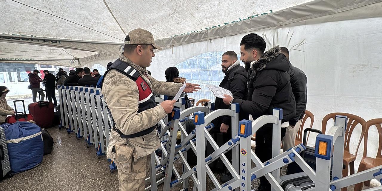 Suriyelilerin ülkelerine dönüşü sürüyor