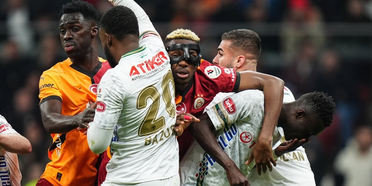 Konyasporlu Bazoer'den Osimhen itirafı!