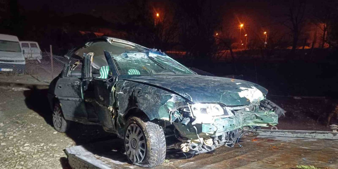 Hurdaya dönen otomobilin sürücüsü öldü