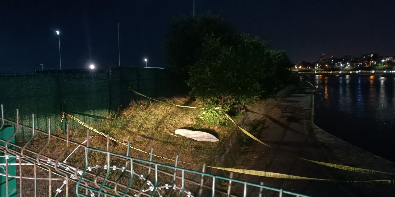 Fatih'te sahil kenarında kimliği belirsiz erkek cesedi bulundu