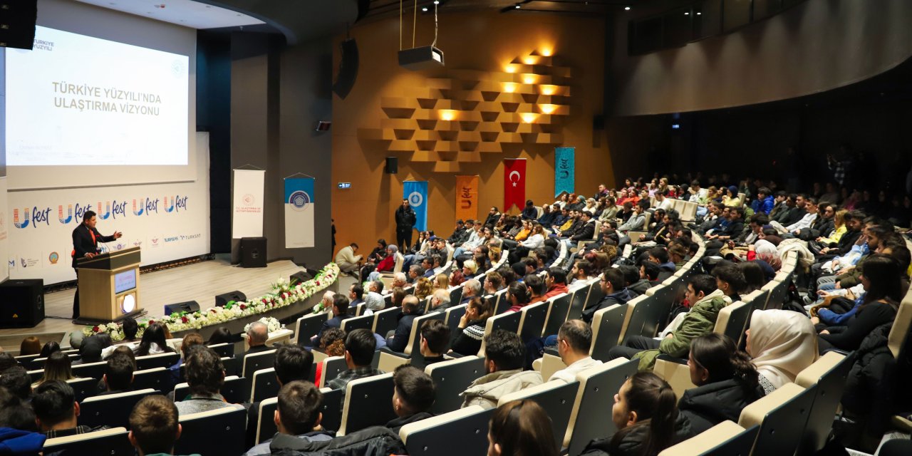 Bakan Yardımcısı Osman Boyraz Konya'da öğrencilerle buluştu
