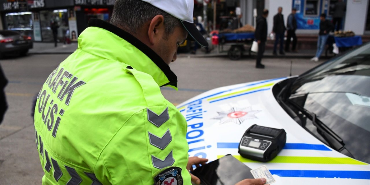 Son Dakika! Hız ihlali ile ilgili toplam 848 bin 766 adet işlem yapıldı