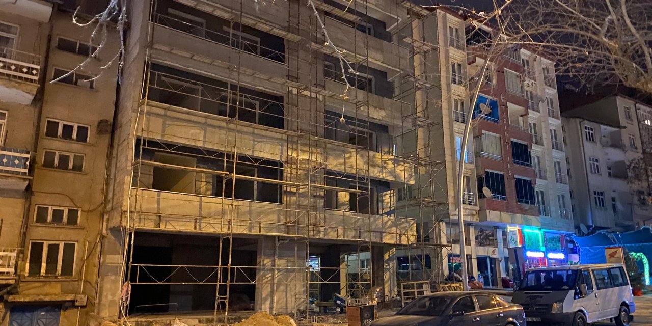 Asansör boşluğuna düşüp, öldü