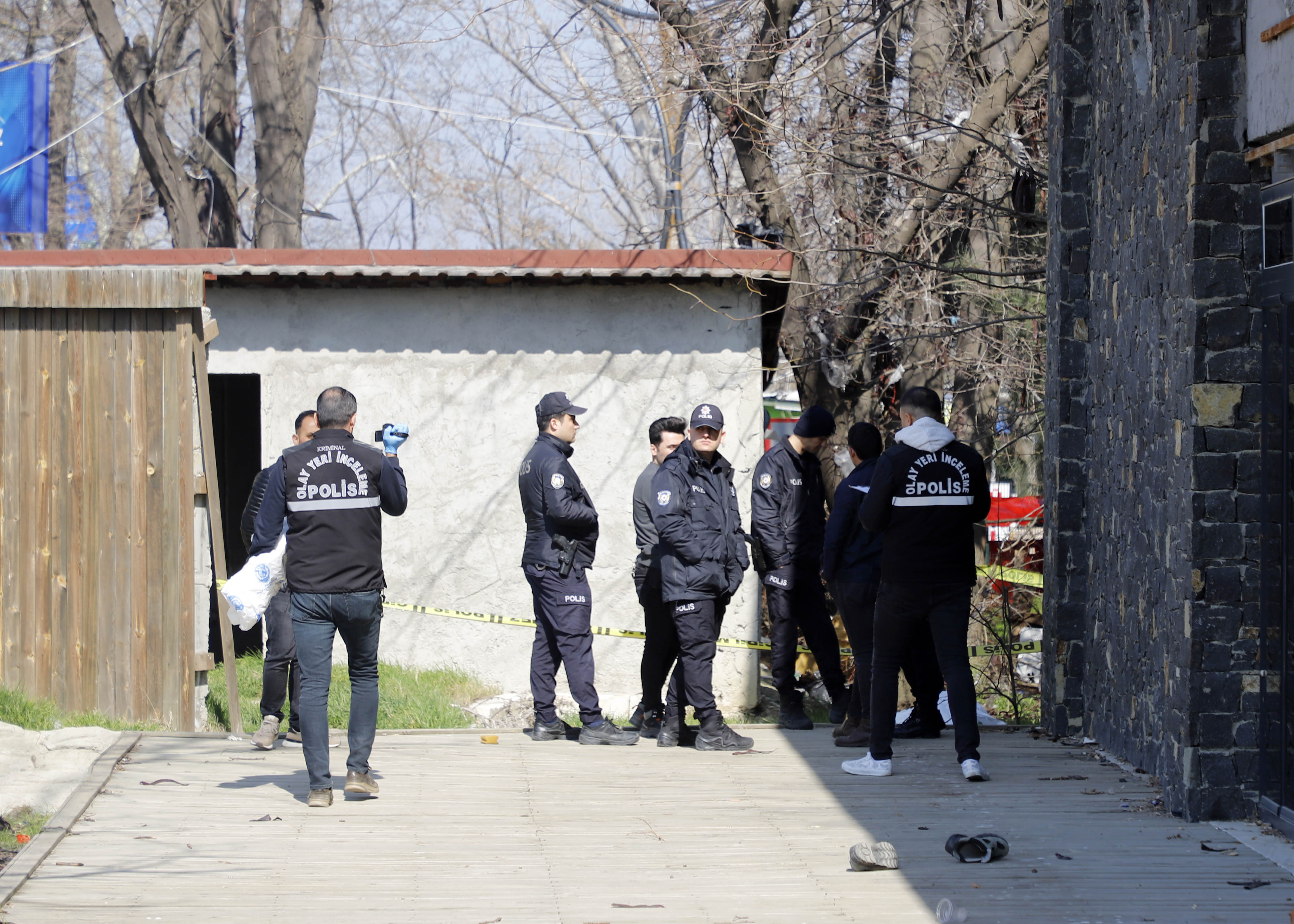 Yaşlı adam parkta ölü bulundu