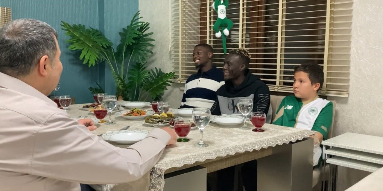 Konyasporlu NDao ve Keyta iftara konuk oldu!