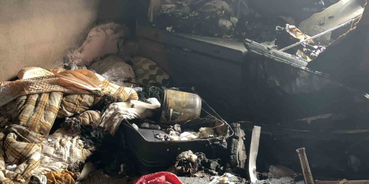 Annesini öldürmek istedi, evi ateşe verdi