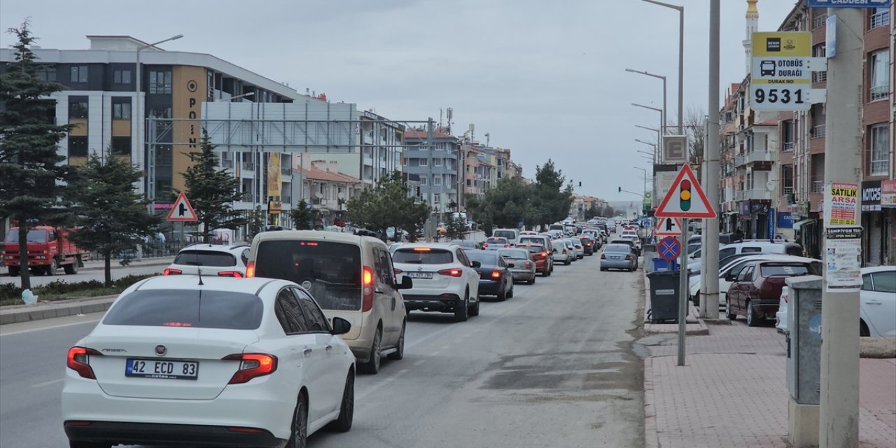 Konya-Ankara kara yolunda bayram yoğunluğu