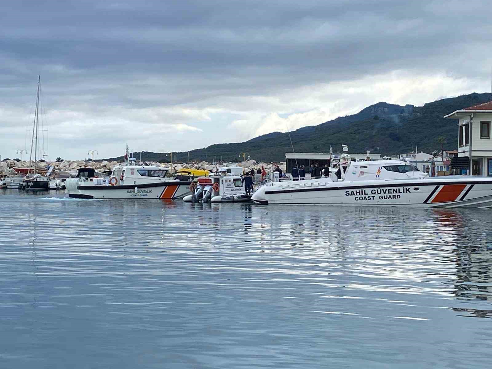 Ayvacık’ta kaçak göçmenleri taşıyan bot battı...5 kişi hayatını kaybetti