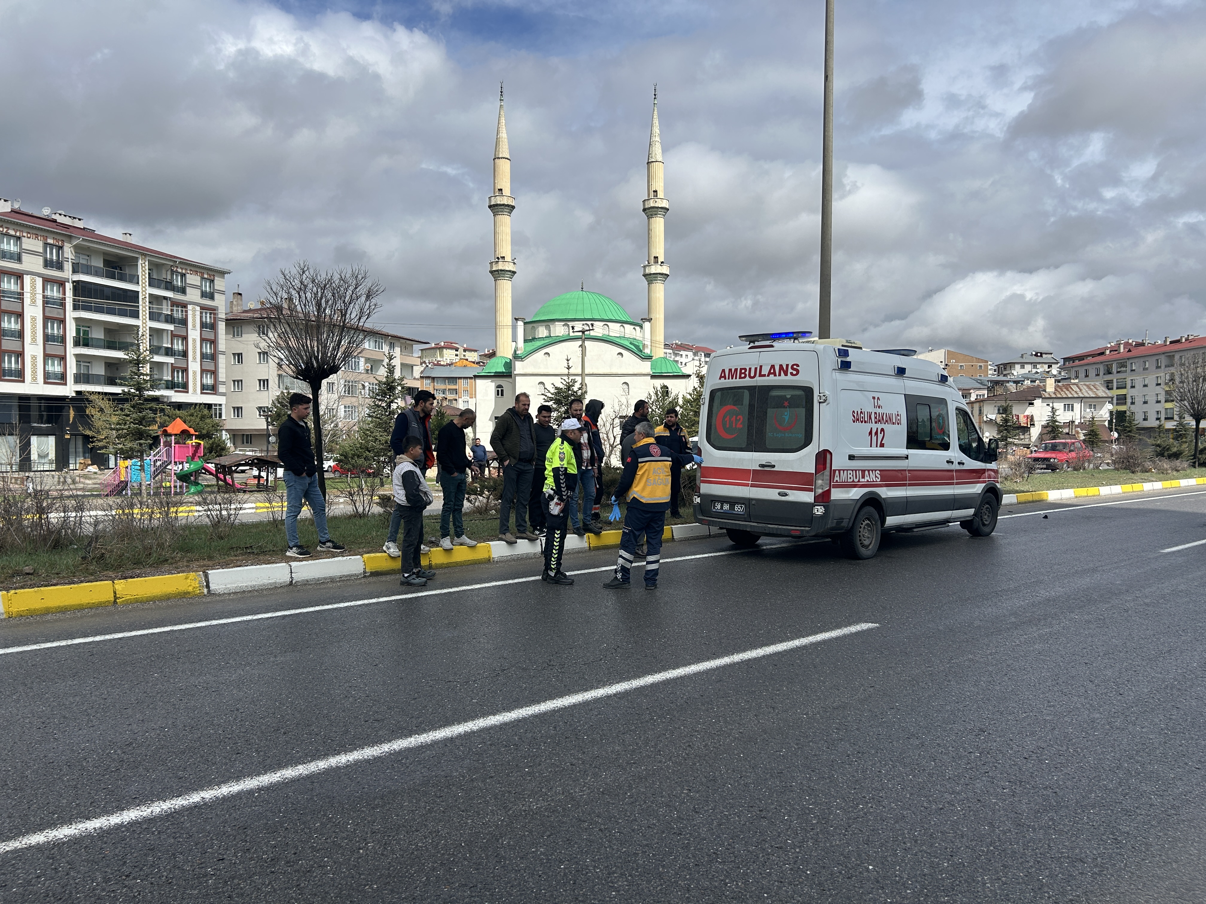 Kamyonetin çarptığı kadın hayatını kaybetti