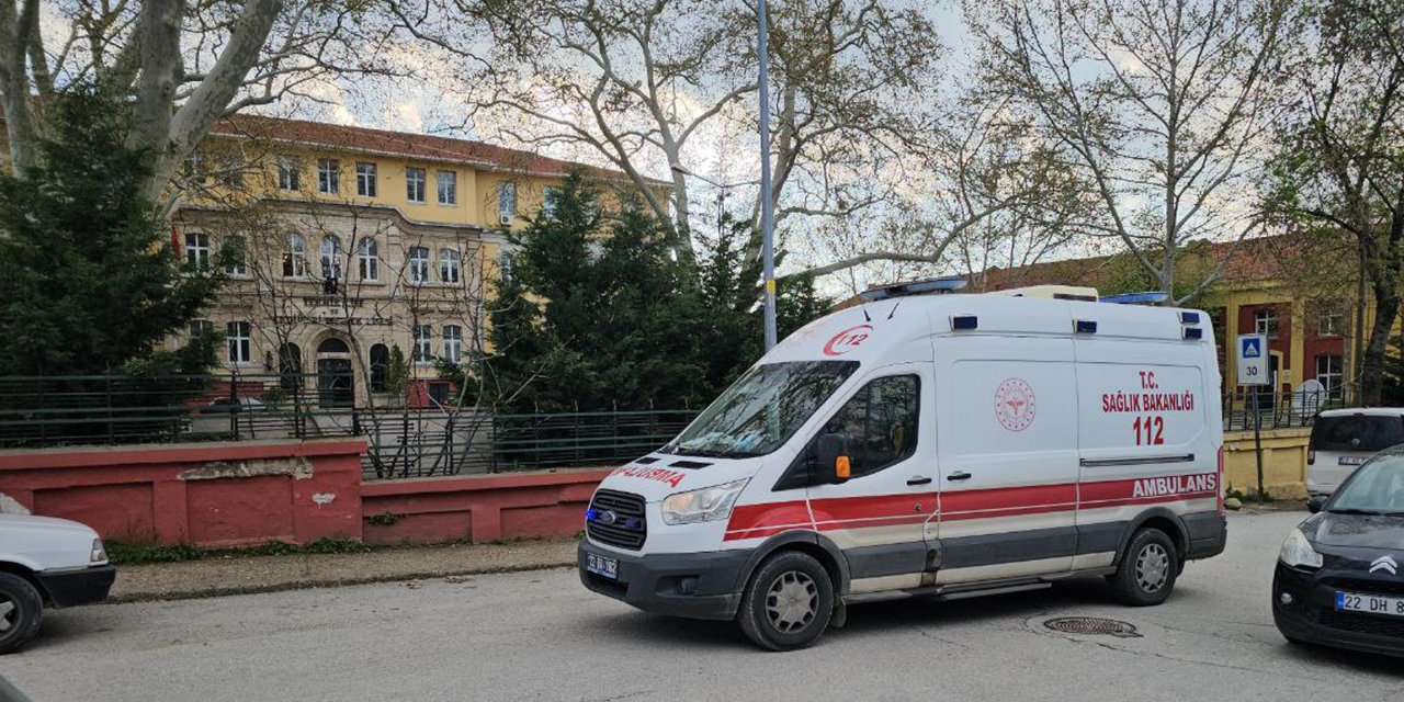 14 yaşındaki kız, okul bahçesinde ölü bulundu