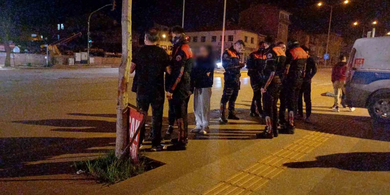 Üzerine benzin döküp kendini yakmak istedi