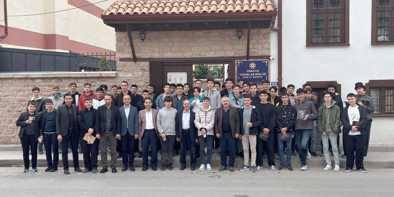 Geleceğin yazarları yazarlarla buluşuyor