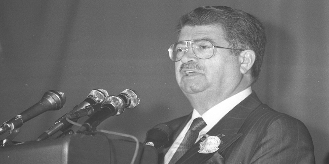 Türkiye'de birçok yeniliğin öncüsü Turgut Özal'ın vefatının üzerinden 32 yıl geçti