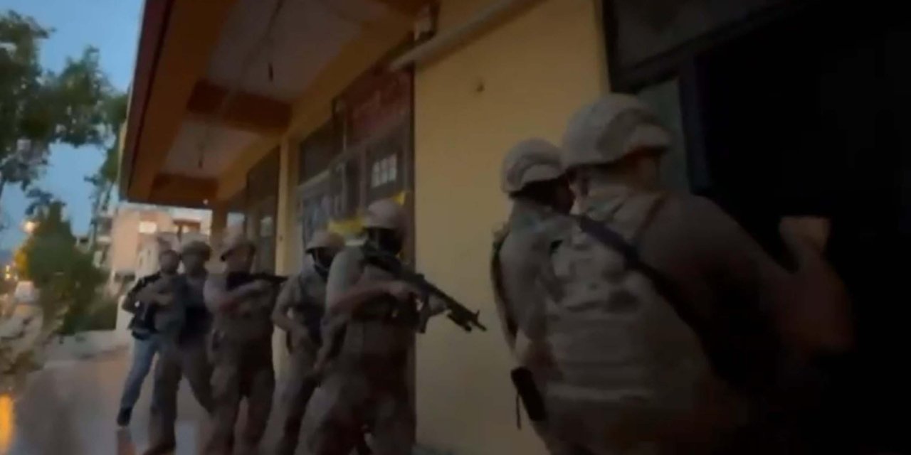 İzmir'de DEAŞ operasyonu; 13 gözaltı