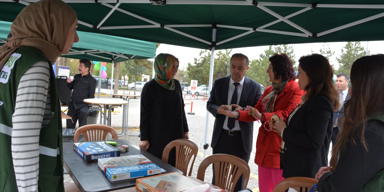 Konya'da üniversite öğrencilerinden 'yeşil' etkinlik