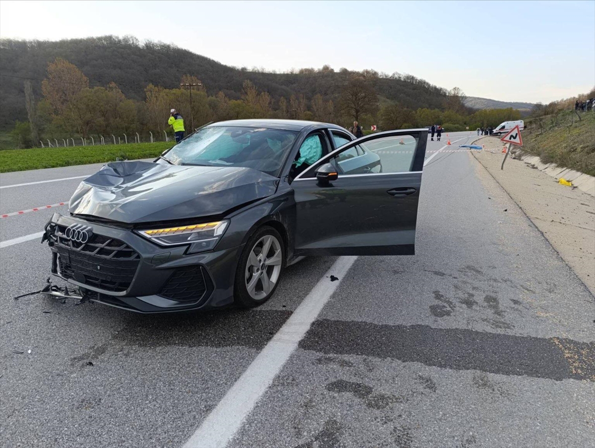 Otomobille çarpışan motosikletteki genç sürücü öldü