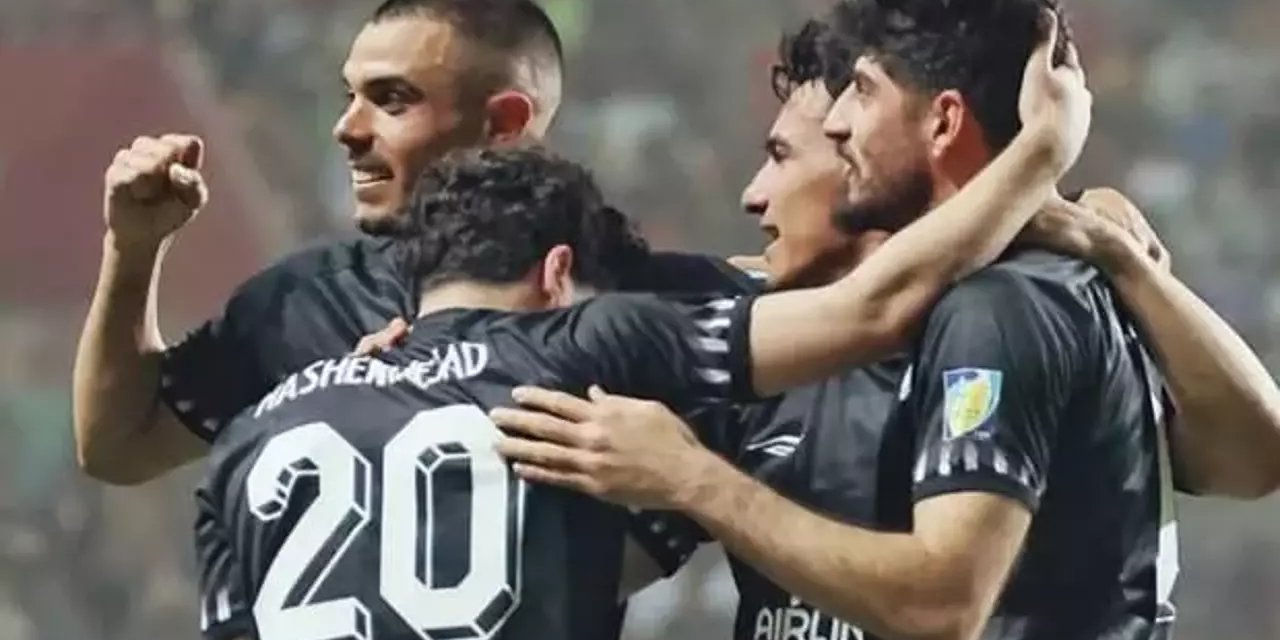 2 hafta kala bitirdiler! Tarihinde ilk kez şampiyon oldu